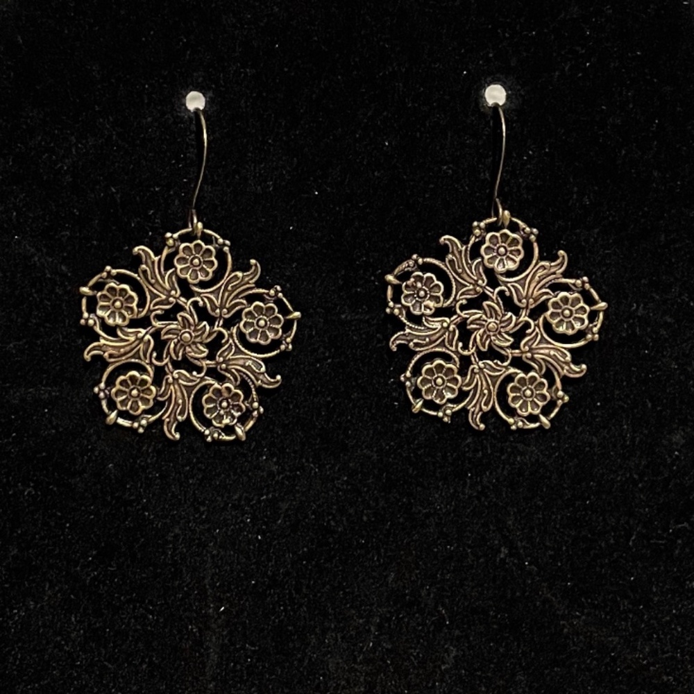 Circular Floral Paisley Cut Out Vintage Antique Gold Drop Dangle Earrings